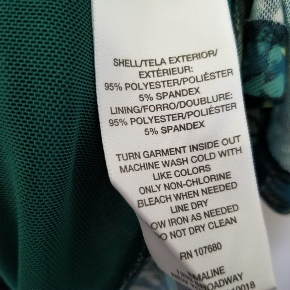 Emaline Woman V Neck Green Floral Lined Flowy Lightweight Sheer Sleeves Top 2X - Picture 5 of 8